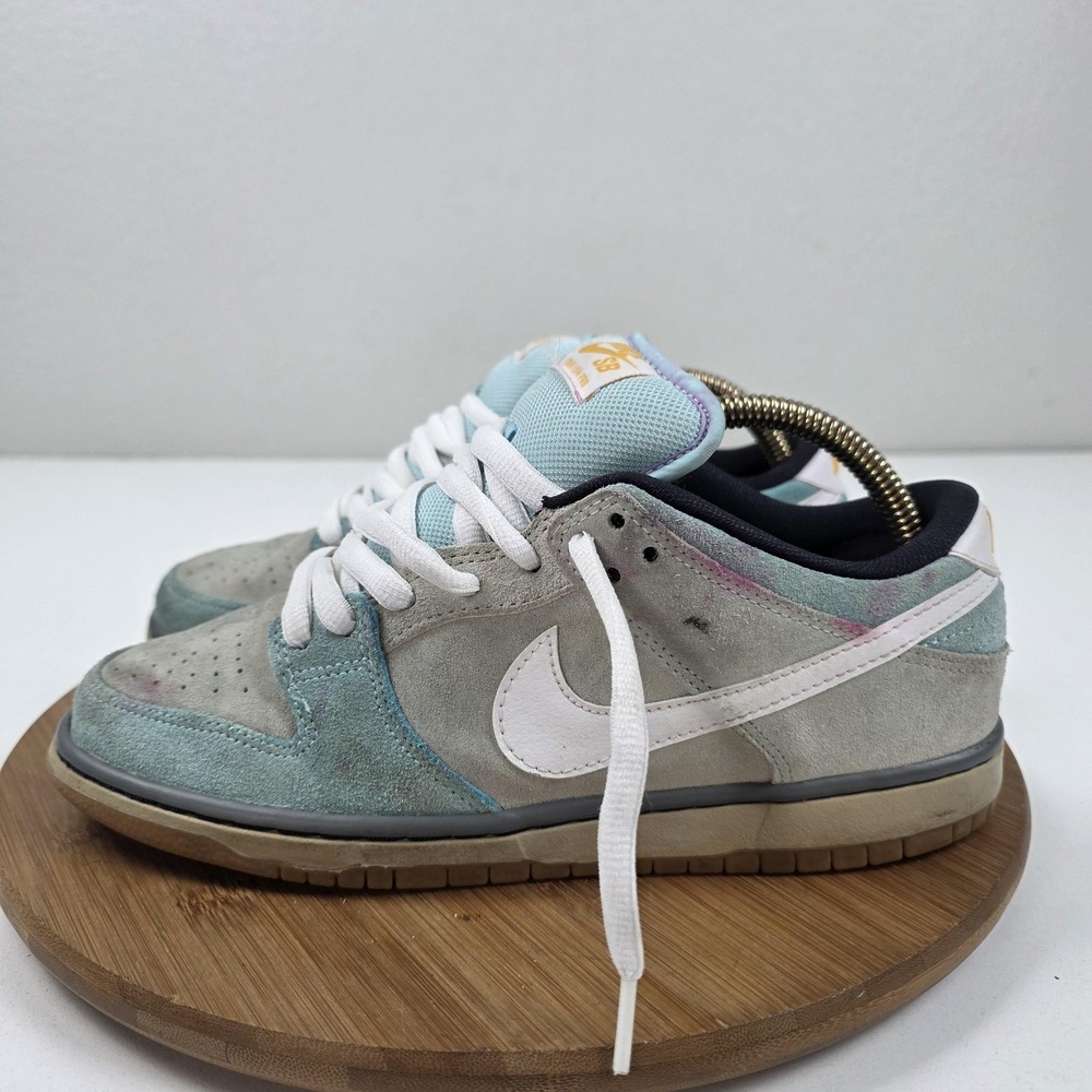 Nike SB Dunk Low Pro Shoes Mens Size 8 Gray Suede Gum Skate Sneakers 304292-410